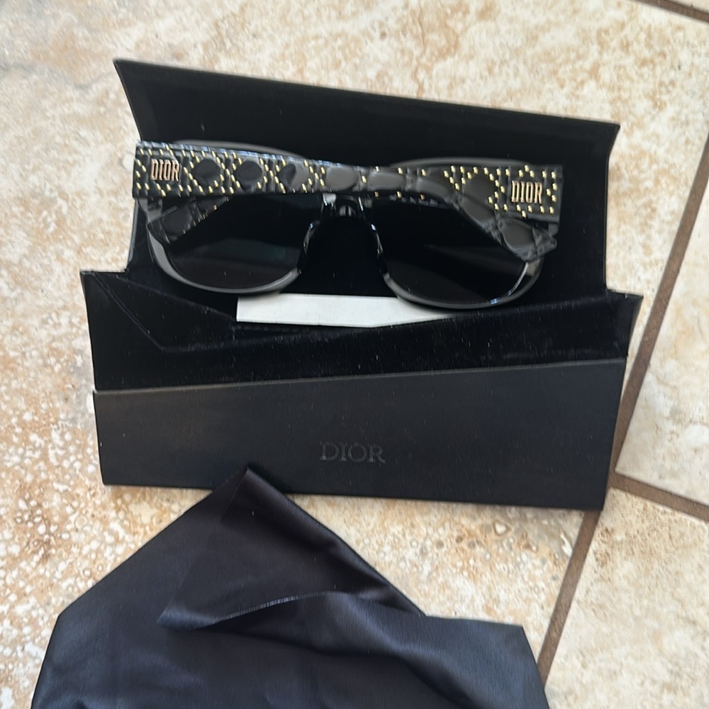 DIOR SUNGLASSES - Picture 2 of 3